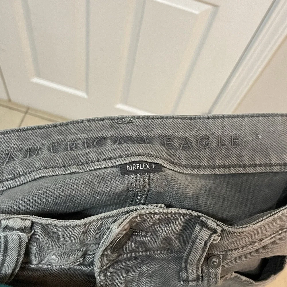 American Eagle AirFlex‎ 360 Skinny Jeans Men's 29x32 Gray Distressed